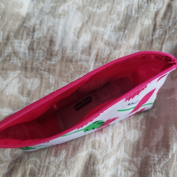 Lipstick, face mask, toiletry bag bundle💄💆‍♀️ - Picture 3 of 11